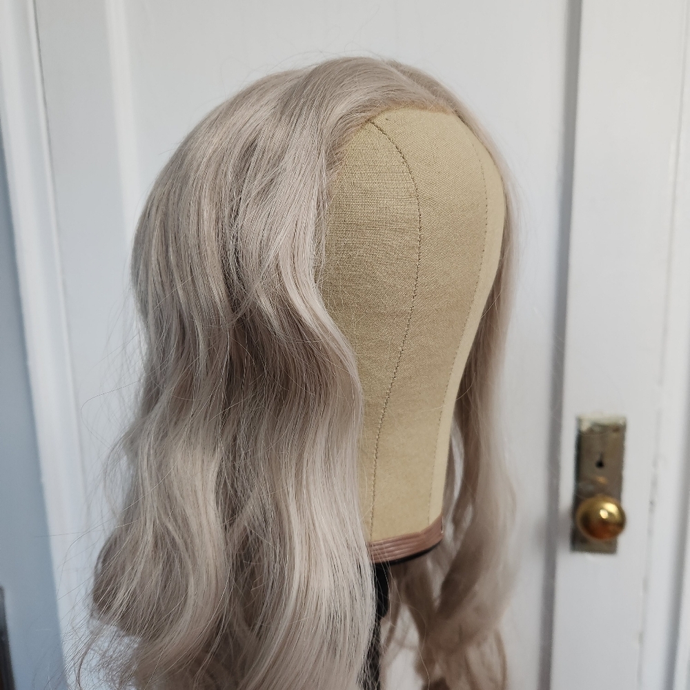 Donalovehair Front Lace Silver Grey Wavy Curled Long Hair Synthetic 26" Wig - Picture 9 of 16